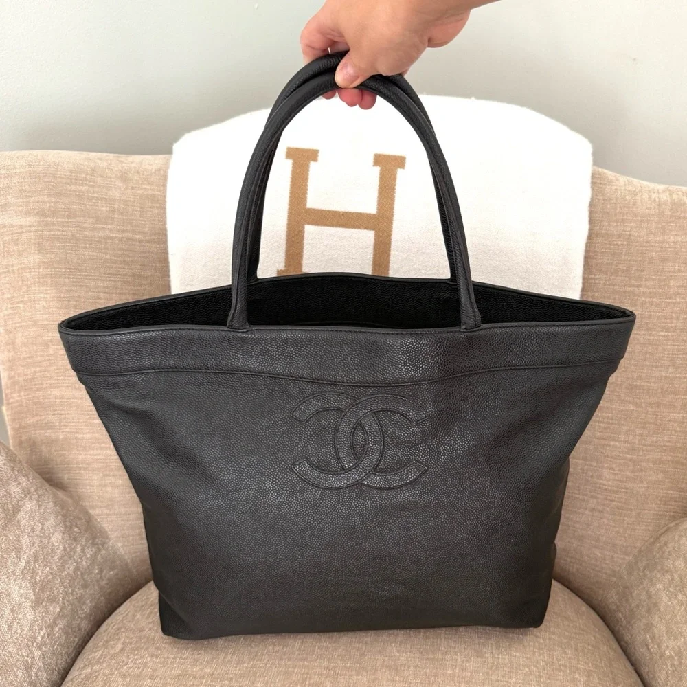 Authentic Chanel Caviar leather CC Timeless Tote Bag black leather medium